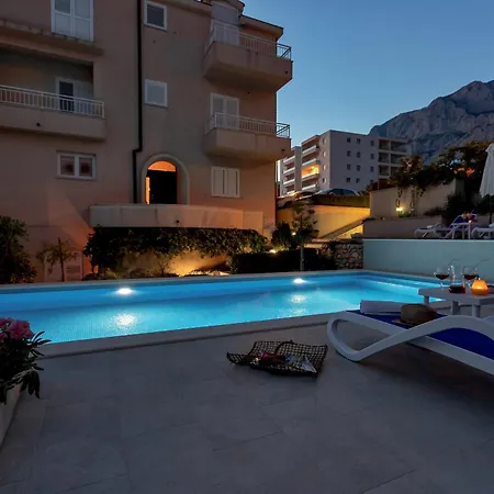 شقة Flores With Private Pool