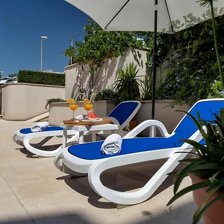 Flores With Private Pool ماكارسكا