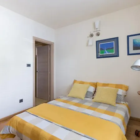 Flores With Private Pool * ماكارسكا